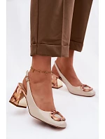 Kožené dámské sandály na podpatku s přezkou D&A model 22100324 Béžové - S.Barski Kožené dámské sandály na podpatku s přezkou D&A model 22100324 Béžové - S.Barski