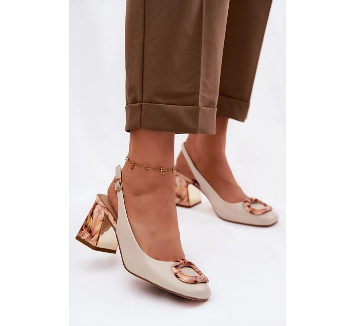 Kožené dámské sandály na podpatku s přezkou D&A model 22100324 Béžové - S.Barski Kožené dámské sandály na podpatku s přezkou D&A model 22100324 Béžové - S.Barski
