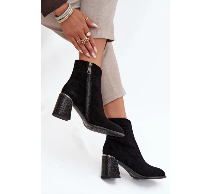 Dámské kotníkové boty Vinceza na sloupku s tlačeným vzorem – černé Dámské kotníkové boty Vinceza na sloupku s tlačeným vzorem – černé