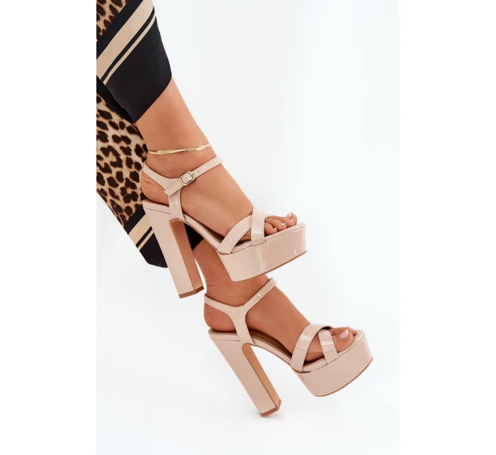 Dámské sandály na vysokém podpatku a platformě lakované béžové model 21688893 - Boto