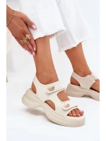 Dámské sandály se zlatými detaily béžové model 21701752 - EVENTO Dámské sandály se zlatými detaily béžové model 21701752 - EVENTO