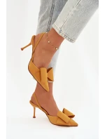 Podpatky s odhalenými a mašlí Žluté model 21915059 - Boto