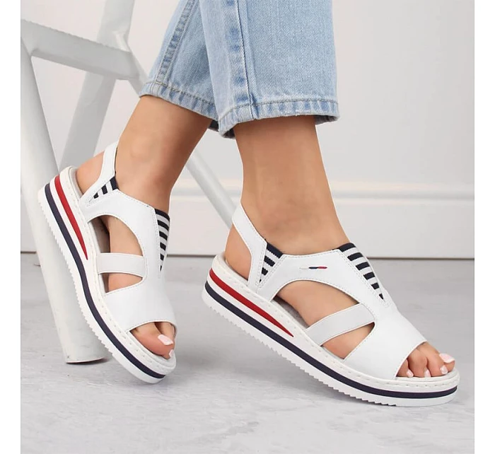 Sandály na platformě Rieker W V02Y5 white Sandály na platformě Rieker W V02Y5 white