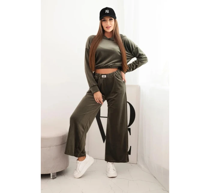 Dámská souprava z veluru s širokými nohavicemi a mikinou s kapucí khaki Dámská souprava z veluru s širokými nohavicemi a mikinou s kapucí khaki