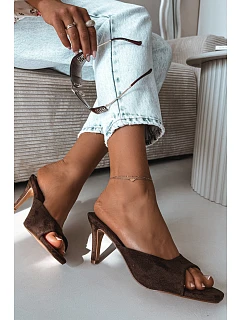 Dámské pantofle na podpatku Čokoládové model 22092057 - Boto