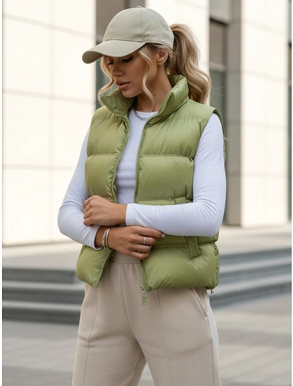 Dámská prošívaná vesta  pistáciová  model 22045074 - FashionStreet