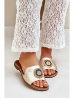 Kožené sandály s ozdobou na plochém podpatku Zazoo model 21682450 zlaté - Boto