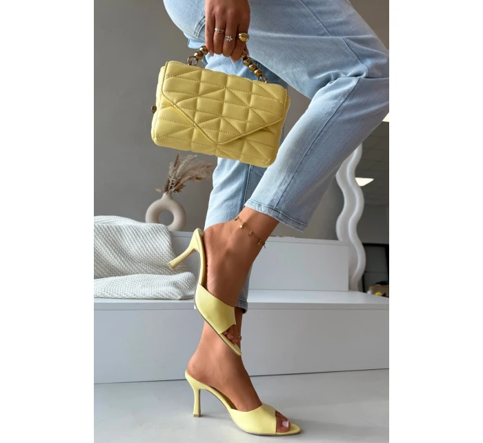 Lakované dámské nazouváky na podpatku Žluté Lirissa Lakované dámské nazouváky na podpatku Žluté Lirissa