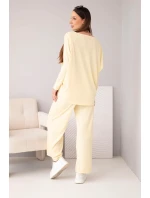 Dámský komplet z viskózy s volnou blůzou a kalhotami žlutý Dámský komplet z viskózy s volnou blůzou a kalhotami žlutý