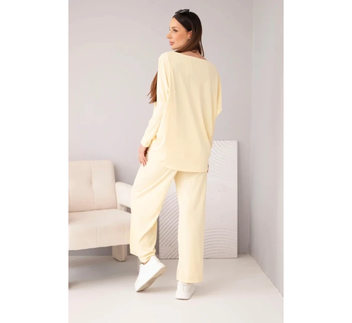 Dámský komplet z viskózy s volnou blůzou a kalhotami žlutý Dámský komplet z viskózy s volnou blůzou a kalhotami žlutý
