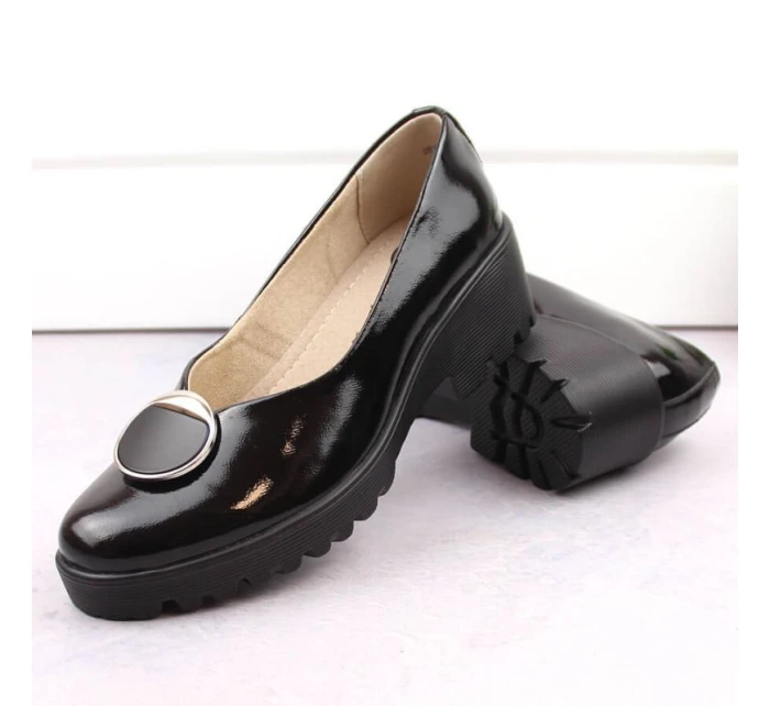 Dámské lakované polobotky se zdobením model 21904556 - FILIPPO Dámské lakované polobotky se zdobením model 21904556 - FILIPPO