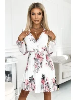 Bílé dámské plisované šaty se vzorem výstřihem, dlouhými rukávy a páskem model 22077518 - numoco basic