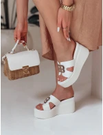 Dámské žabky na platformě white Dstreet model 21984641 - FashionStreet