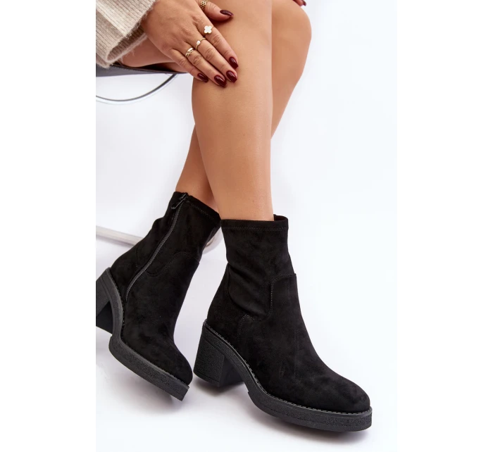 Dámské botky na podpatku Camel model 21642304 - Boto Dámské botky na podpatku Camel model 21642304 - Boto