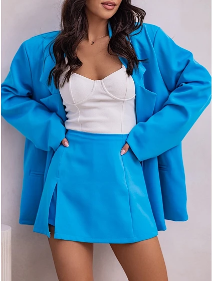 Světle modrý dámský komplet oversize sako a sukně model 20943197 - Moon Světle modrý dámský komplet oversize sako a sukně model 20943197 - Moon