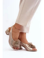 Kožené sandály s ozdobou model 21647411 Zlaté - Laura Messi