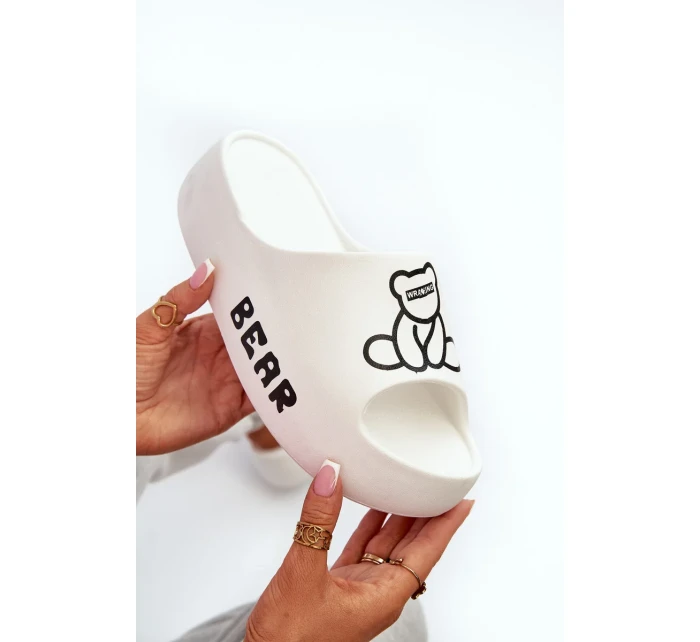 Dámské pěnové pantofle na masivní podrážce s medvídkem, bílá Lamira Dámské pěnové pantofle na masivní podrážce s medvídkem, bílá Lamira