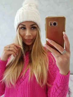 Fleecová kostkovaná čepice model 18750199 bílá - K-Fashion