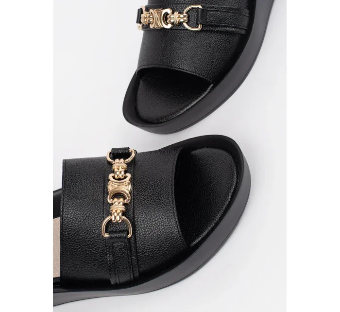 Praktické  nazouváky dámské černé na plochém podpatku