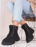 Krásné kotníčkové boty dámské černé na plochém podpatku Krásné kotníčkové boty dámské černé na plochém podpatku