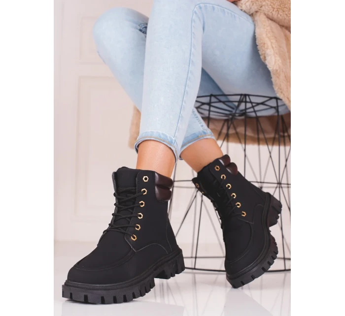 Krásné kotníčkové boty dámské černé na plochém podpatku Krásné kotníčkové boty dámské černé na plochém podpatku