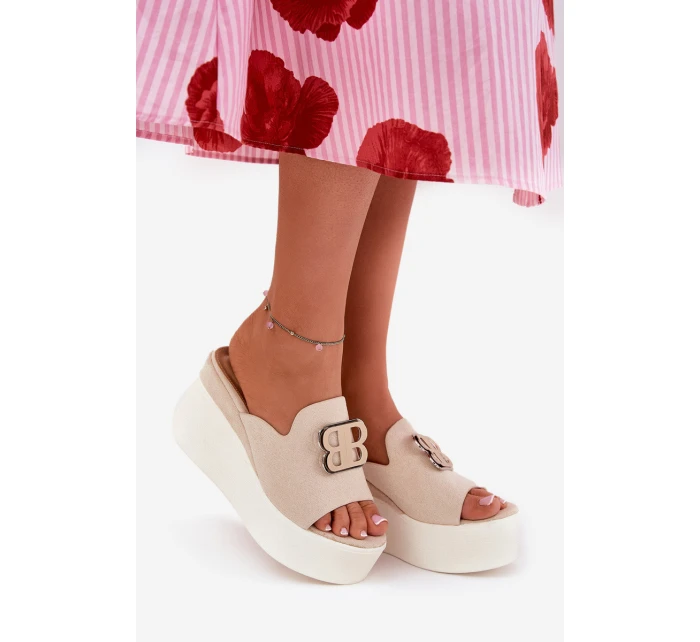 Sandal na platformě a klínu s ozdobou béžové model 21688179 - Boto Sandal na platformě a klínu s ozdobou béžové model 21688179 - Boto