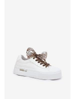 Dámské tenisky na masivní platformě s ozdobným šněrováním bílé model 21689278 - Boto