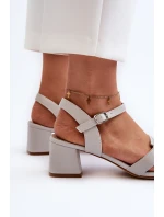 Dámské sandály na podpatku z ekologické kůže model 21657318 šedé - SERGIO LEONE Dámské sandály na podpatku z ekologické kůže model 21657318 šedé - SERGIO LEONE