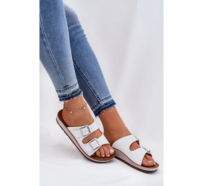 Dámské Pantofle S Přezkami Bílé model 21697987 - Inblu