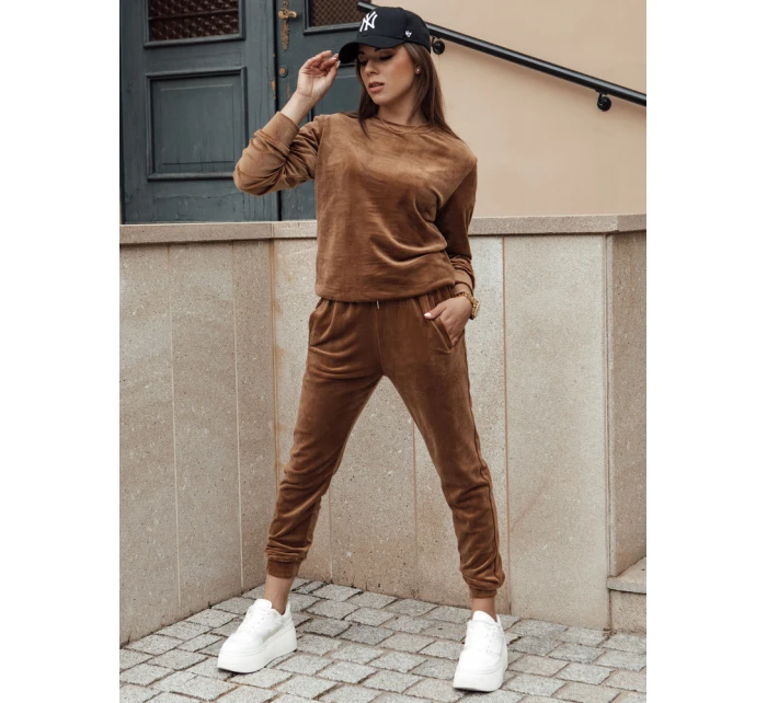 Dámský velurový komplet hnědý Dstreet model 21978642 - FashionStreet Dámský velurový komplet hnědý Dstreet model 21978642 - FashionStreet