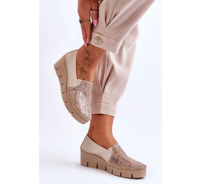 Kožené tenisky na klínku Maciejka 5814A-10 Béžová