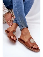 Eko kožené pantofle na plochém podpatku s ozdobou Camel model 21685602 - Boto