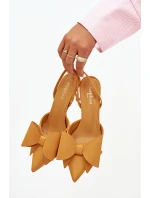 Podpatky s odhalenými a mašlí Žluté model 21915059 - Boto
