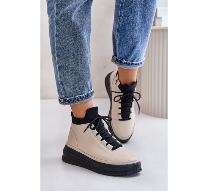 Lehká Kožená Sportovní Obuv Na Platformě Béžová model 21673227 - Artiker Lehká Kožená Sportovní Obuv Na Platformě Béžová model 21673227 - Artiker