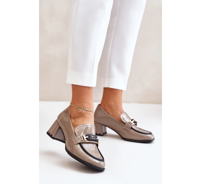 Lakované Dámské Polobotky Na Podpatku S Dekorací Béžové model 21673919 - Artiker