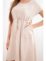 Dámské šaty s krátkým rukávem a páskem v pase béžová Dámské šaty s krátkým rukávem a páskem v pase béžová