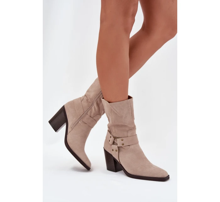 Dámské boty zateplené na podpatku s pásky a ozdobným detailem béžové Neria Dámské boty zateplené na podpatku s pásky a ozdobným detailem béžové Neria