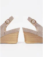 Exkluzívní  sandály dámské hnědé na klínku