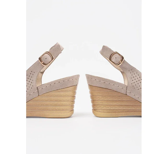 Exkluzívní  sandály dámské hnědé na klínku