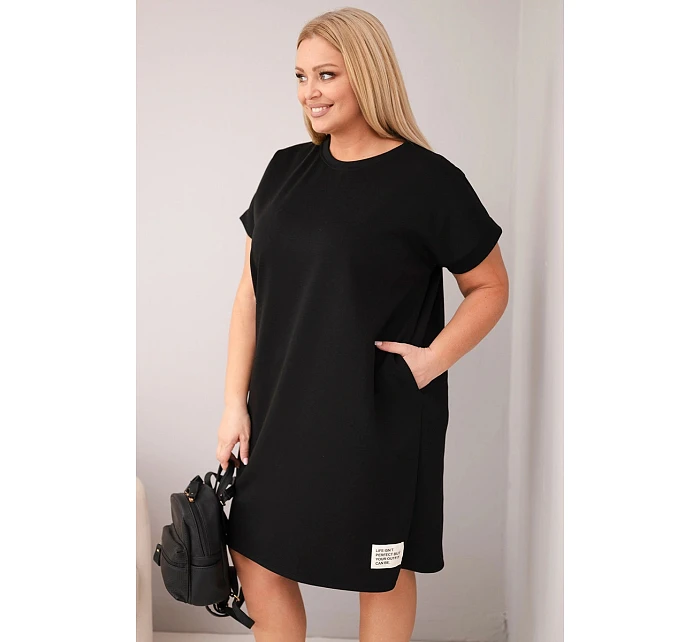 Dámské šaty plus size s krátkým rukávem a kapsami černá