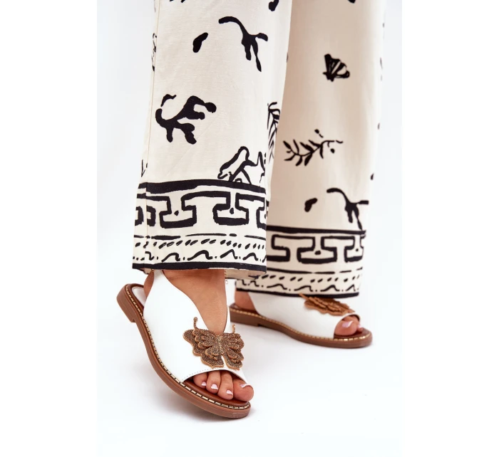 Dámské Sandály Na Plochém Podpatku S Ozdobou Bílé model 21686839 - Boto Dámské Sandály Na Plochém Podpatku S Ozdobou Bílé model 21686839 - Boto