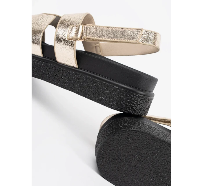 Pěkné  sandály dámské zlaté platforma