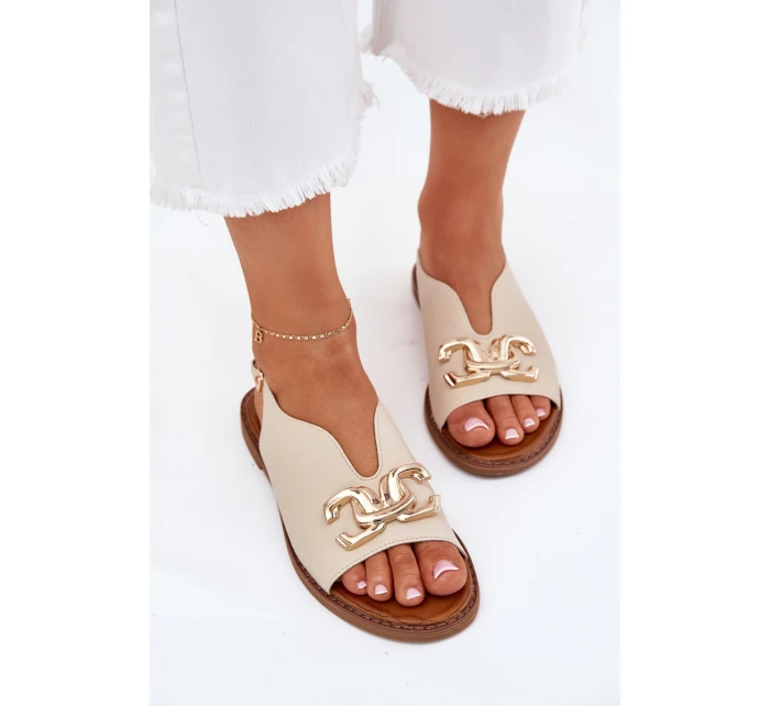 Dámské sandály na plochém podpatku se zlatou ozdobou béžové model 21701665 - EVENTO