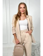 Elegantní souprava saka a kalhot tmavě béžové barvy Elegantní souprava saka a kalhot tmavě béžové barvy