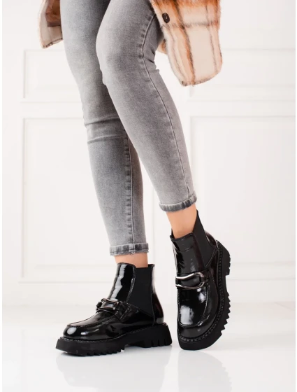 Exkluzívní černé dámské  kotníčkové boty na plochém podpatku