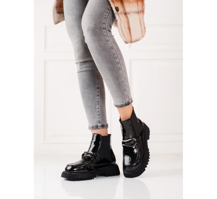 Exkluzívní černé dámské  kotníčkové boty na plochém podpatku