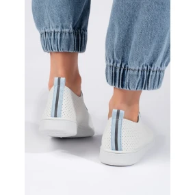 Krásné dámské bílé tenisky bez podpatku Krásné dámské bílé tenisky bez podpatku