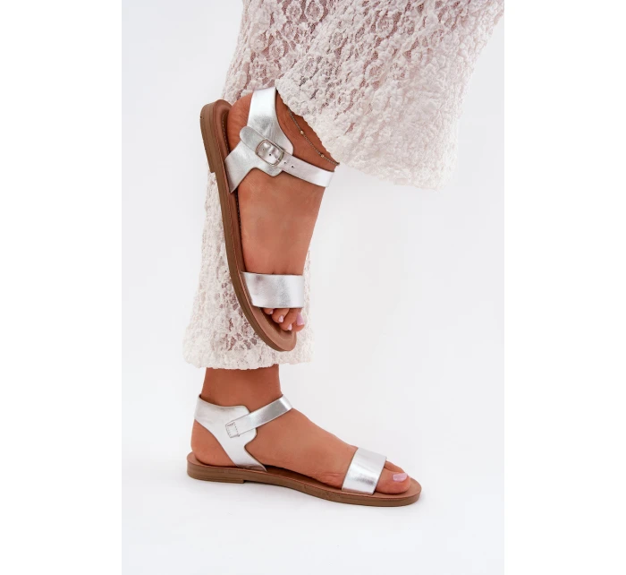 Dámské Sandály Na Plochém Podpatku Eko Kůže Stříbrné model 21703875 - Boto Dámské Sandály Na Plochém Podpatku Eko Kůže Stříbrné model 21703875 - Boto