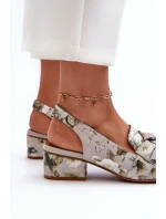 Dámské kožené sandály na nízkém podpatku s květinami Maciejka N6539-38 Zelené