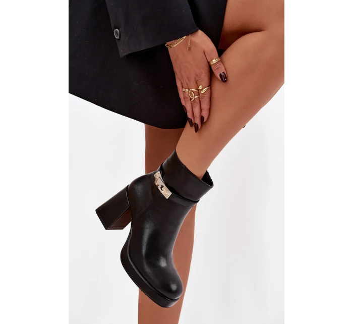 Zateplené dámské kotníkové boty na podpatku s ozdobnou páskou černé Giordina Zateplené dámské kotníkové boty na podpatku s ozdobnou páskou černé Giordina